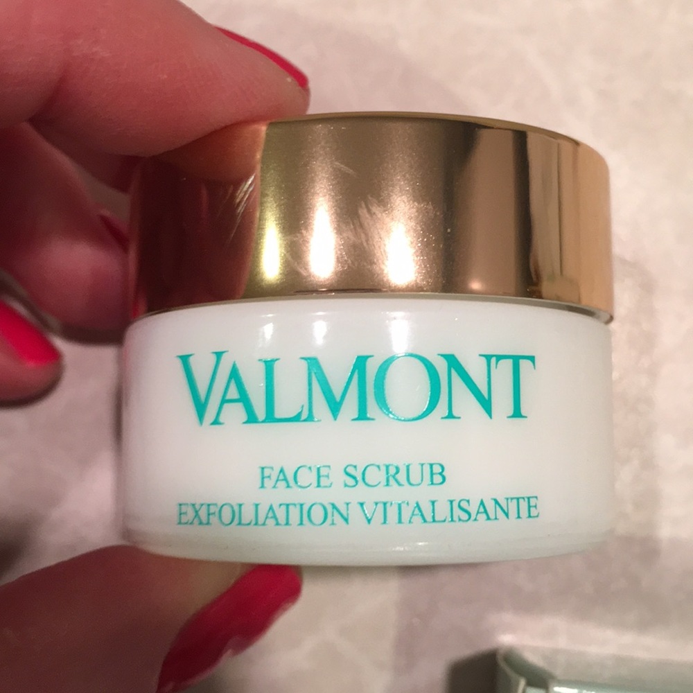 Valmont Skin Care with Cosmetic Bag - Picture 5 of 5